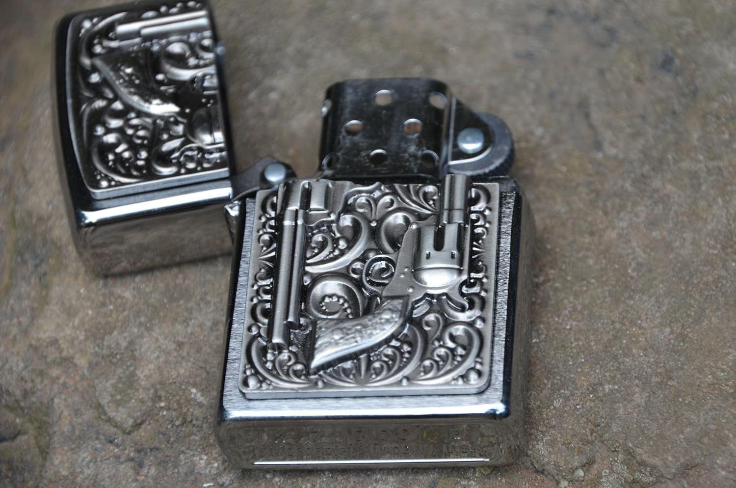 Zippo 2001654 No.200 Revolver Emblem Cigarette Lighter
