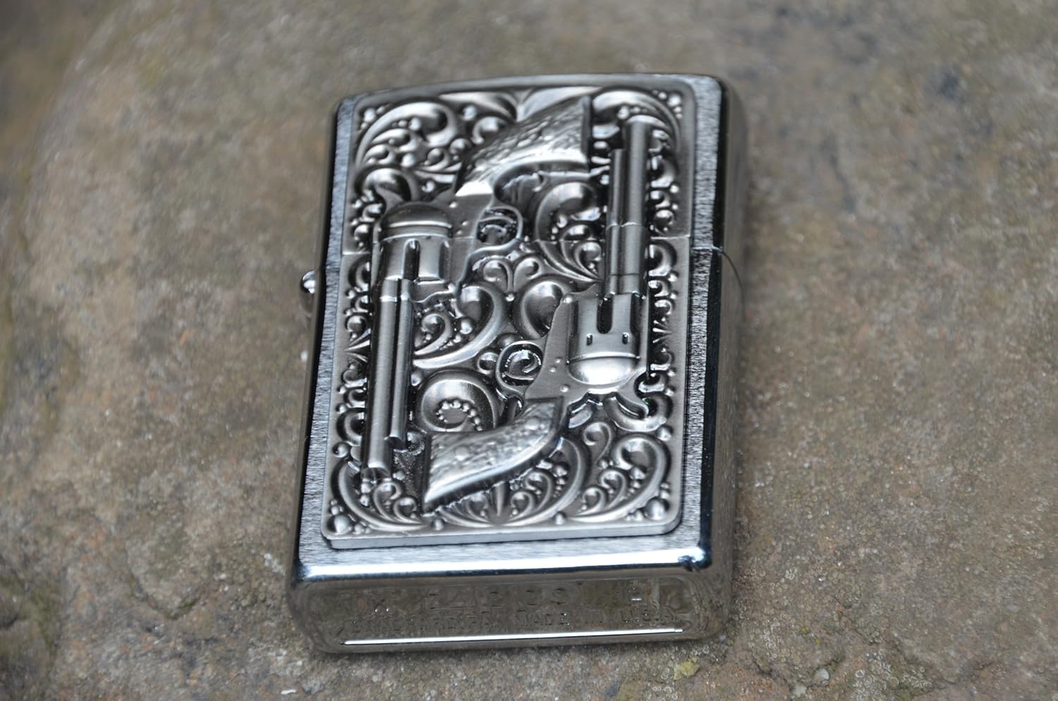 Zippo 2001654 No.200 Revolver Emblem Cigarette Lighter